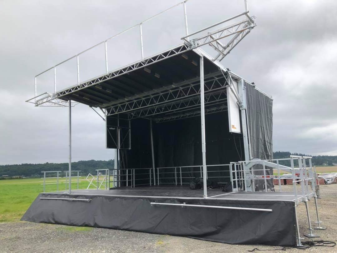 SL100 mobile stage